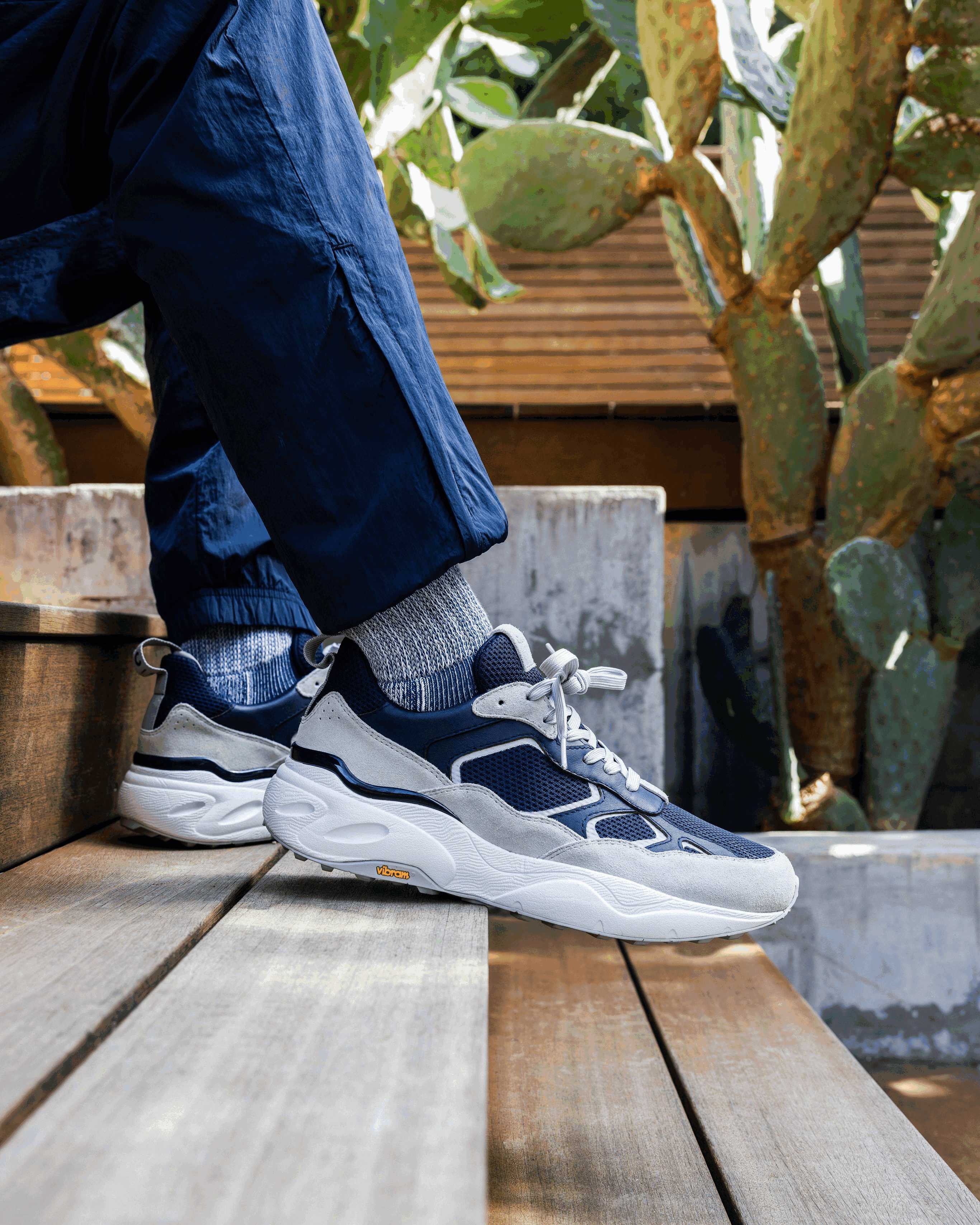 clae-salazar-runner-vibram-suede-leder image 2