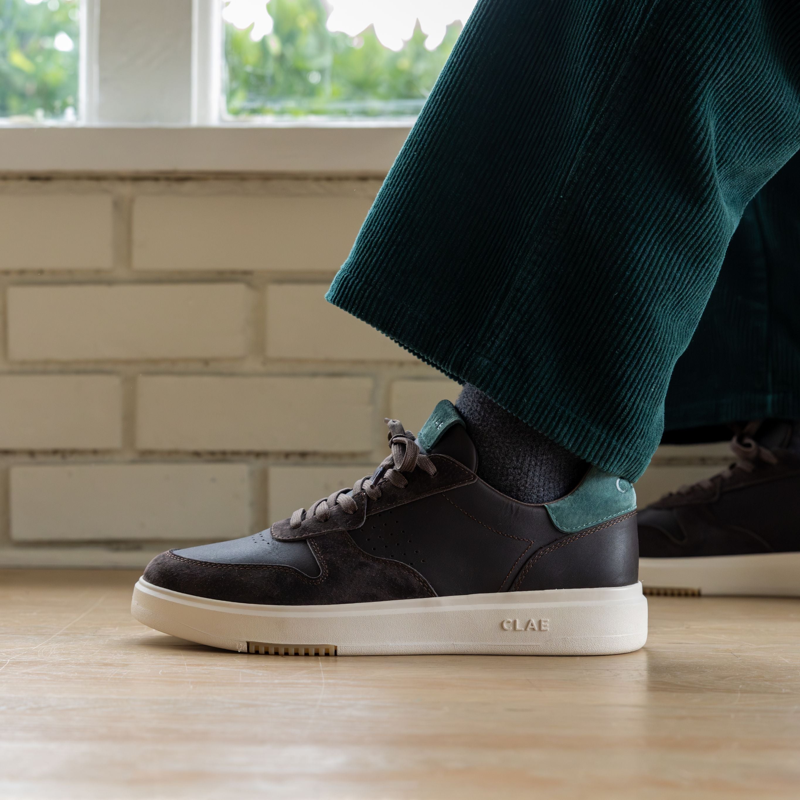 clae-moses-retro-court-sneaker-demitasse-dark-forest image 2