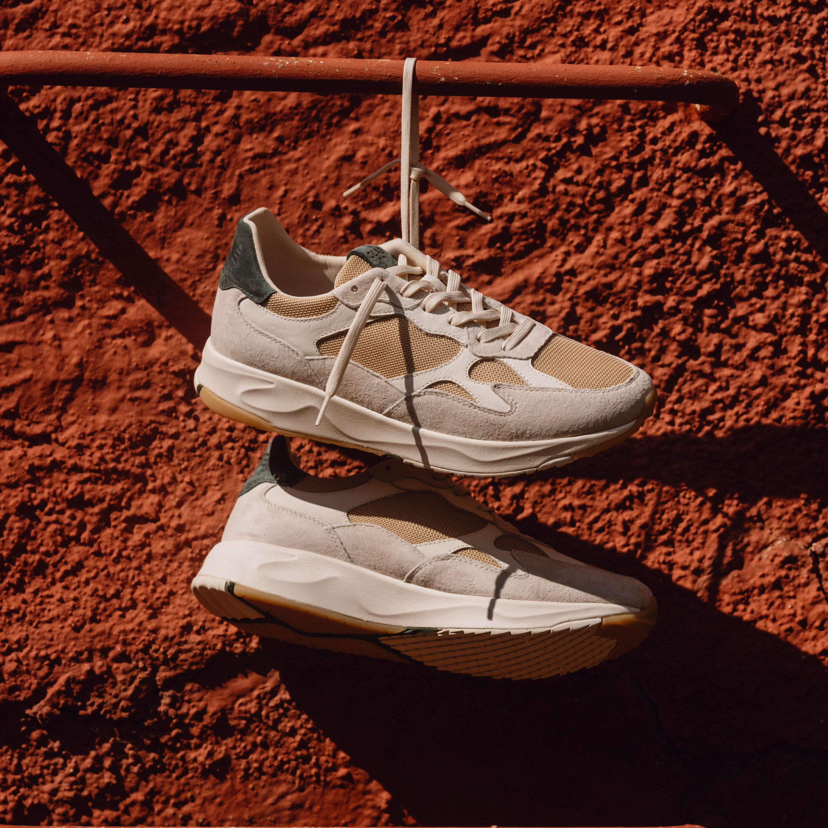 clae-zuma-lifestyle-runner-off-white-pebble-dark-forest image 2