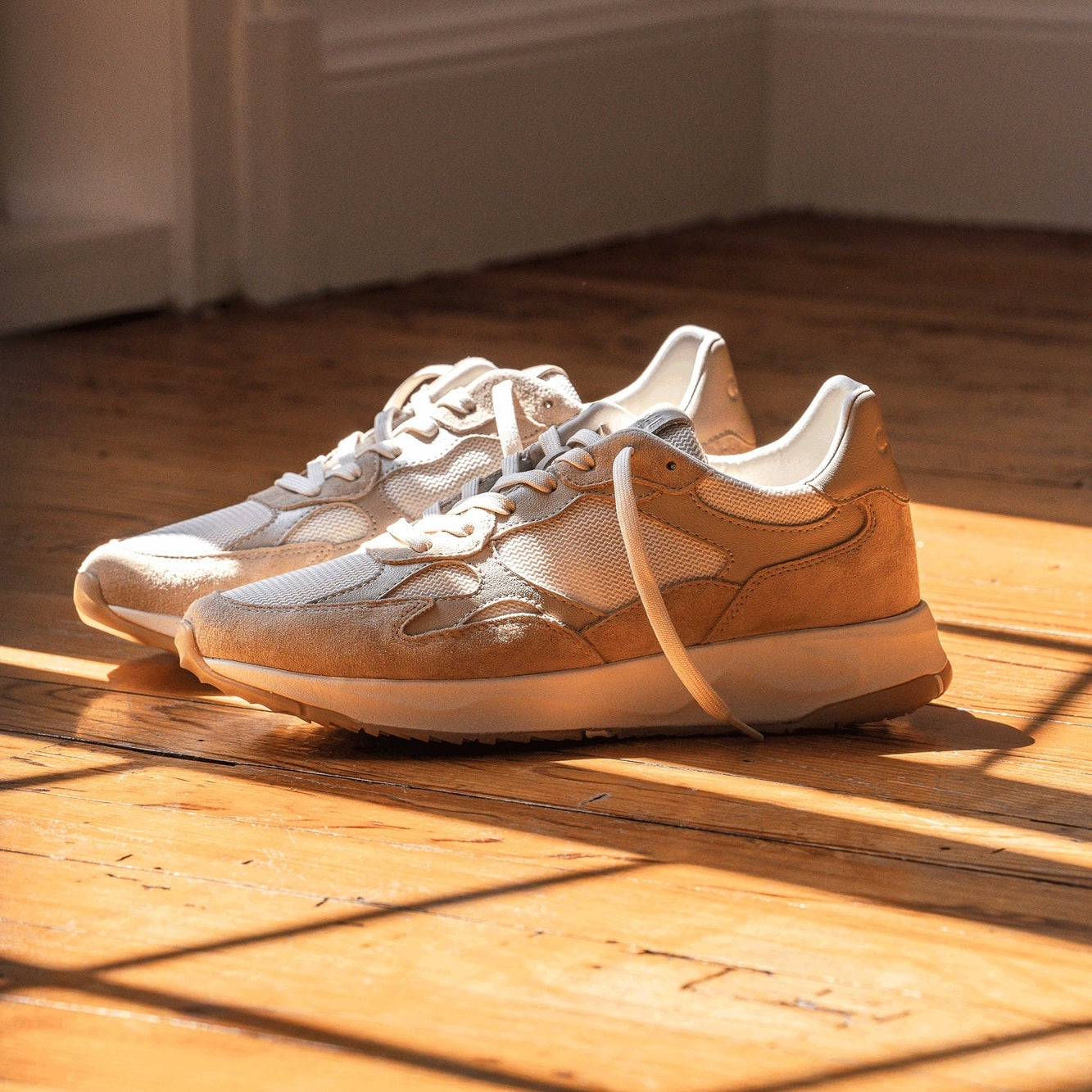 clae-zuma-modern-runner-desert-track-web-exclusive image 8
