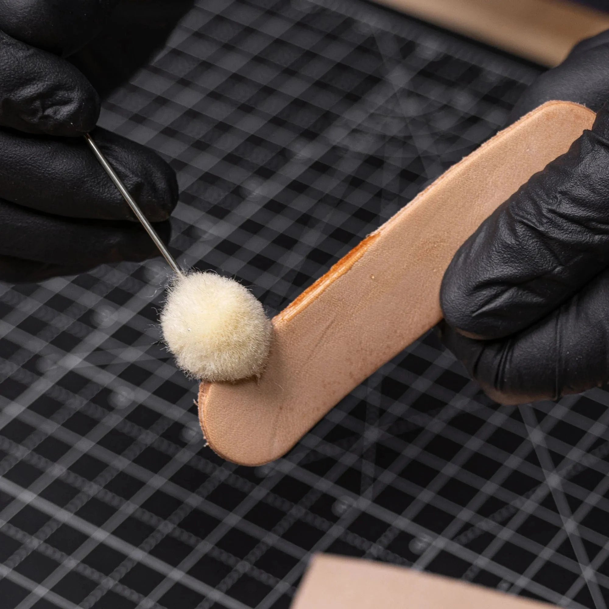 angelus-burnishing-gum-kantenfinish-f-r-leder image 4