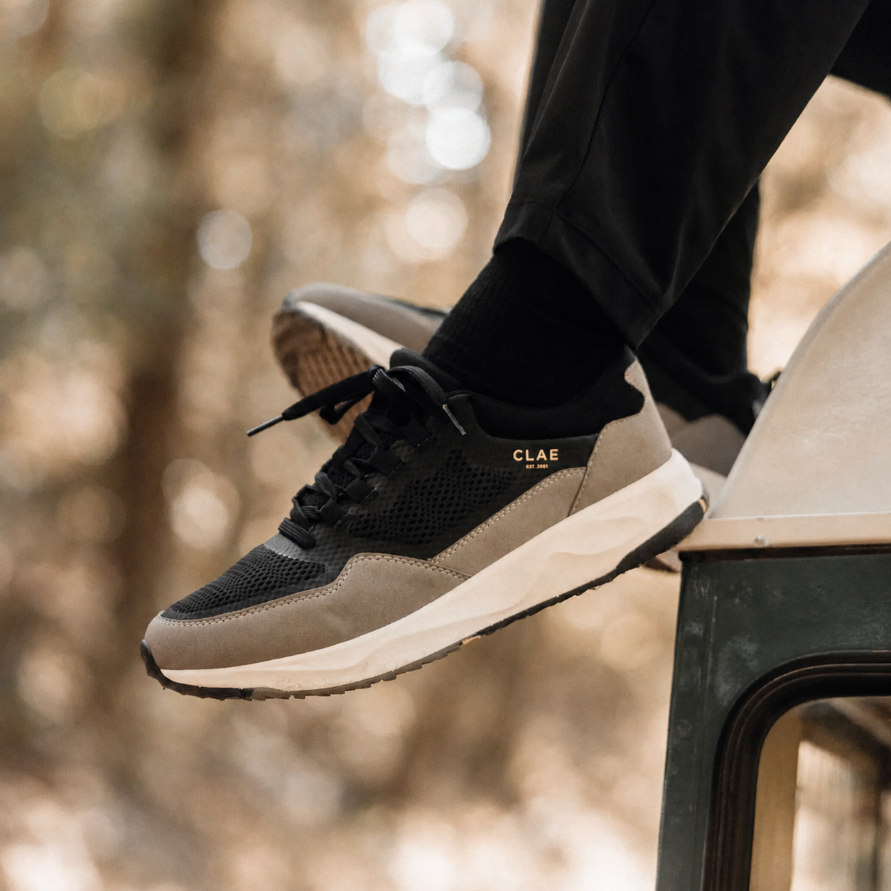 clae-milo-runner-black-fallen-rock-vegan image 2