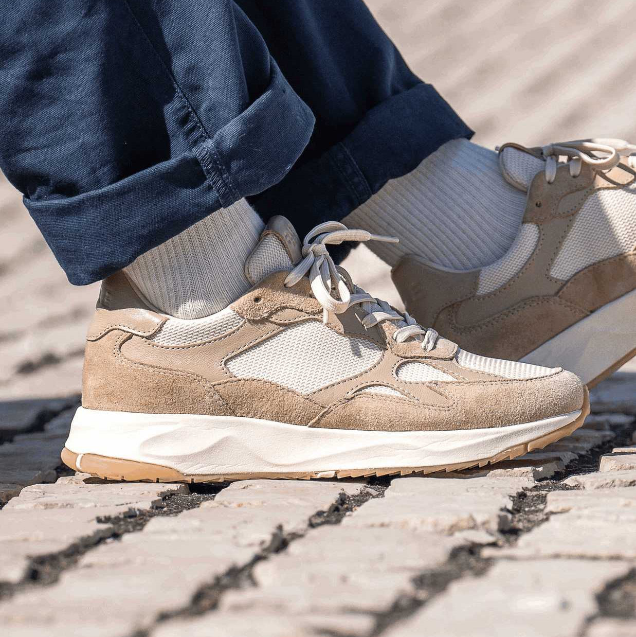 clae-zuma-modern-runner-desert-track-web-exclusive image 5
