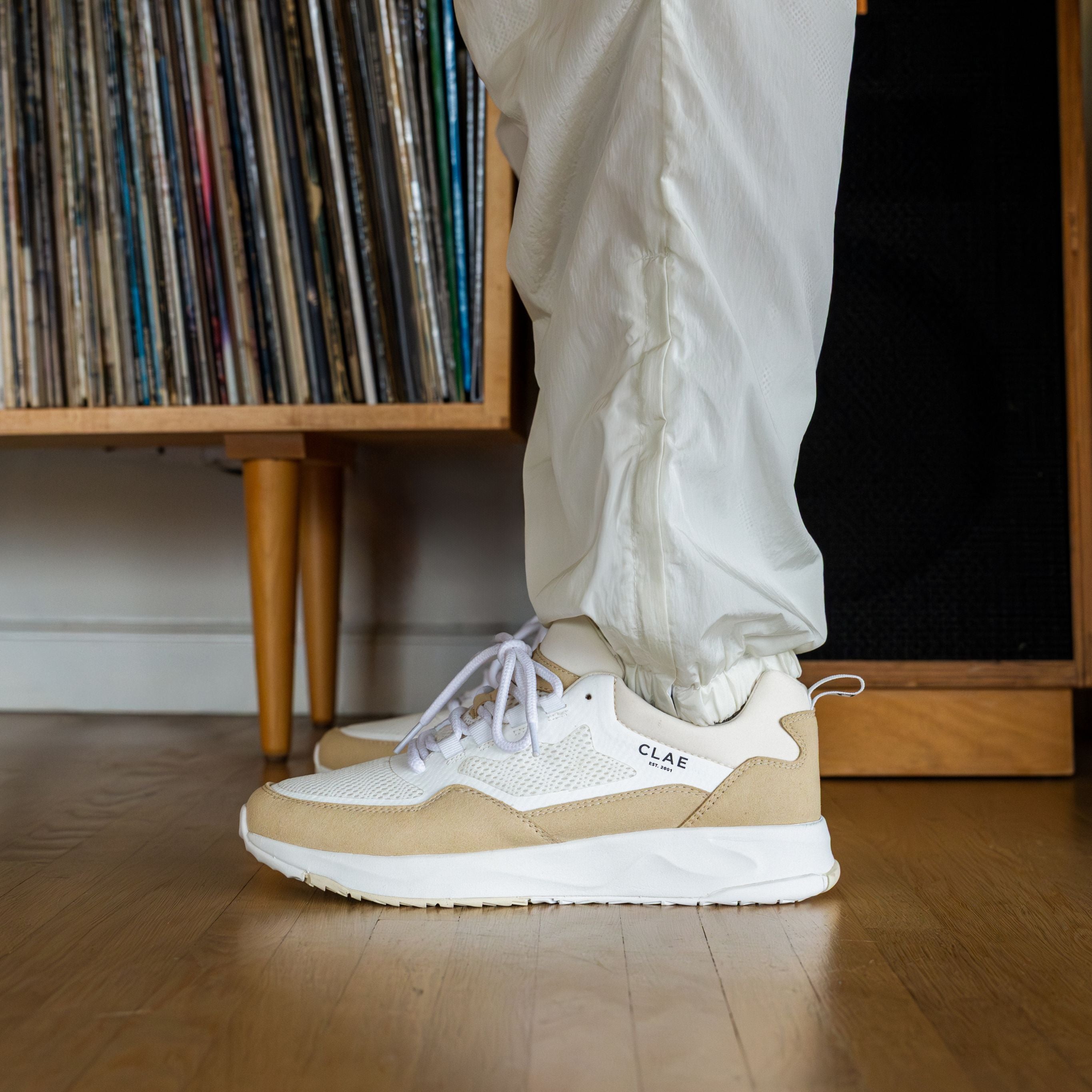 clae-milo-vegan-runner-angora-white image 2