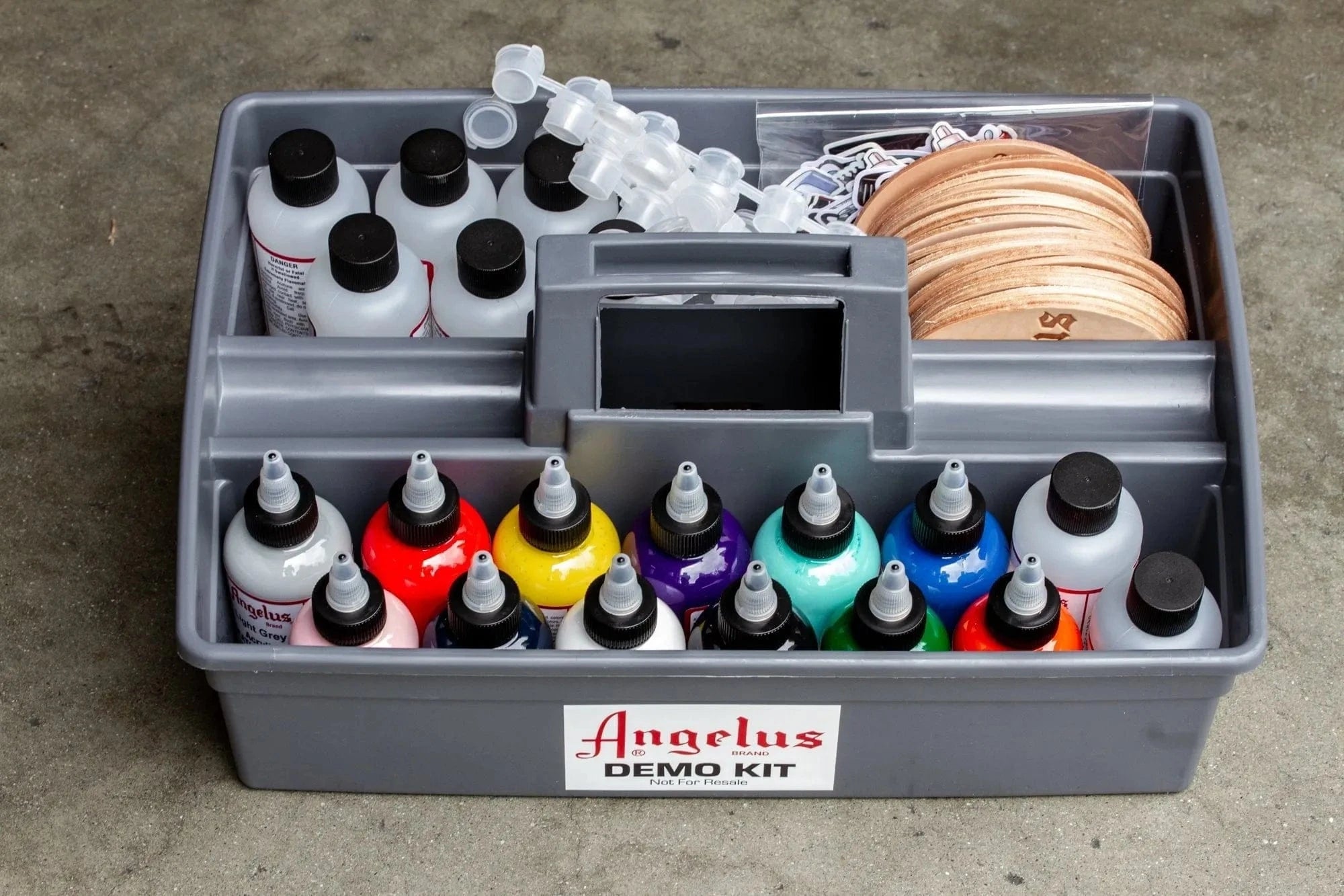 angelus-demo-kit-sneaker-customizing-starterset image 1