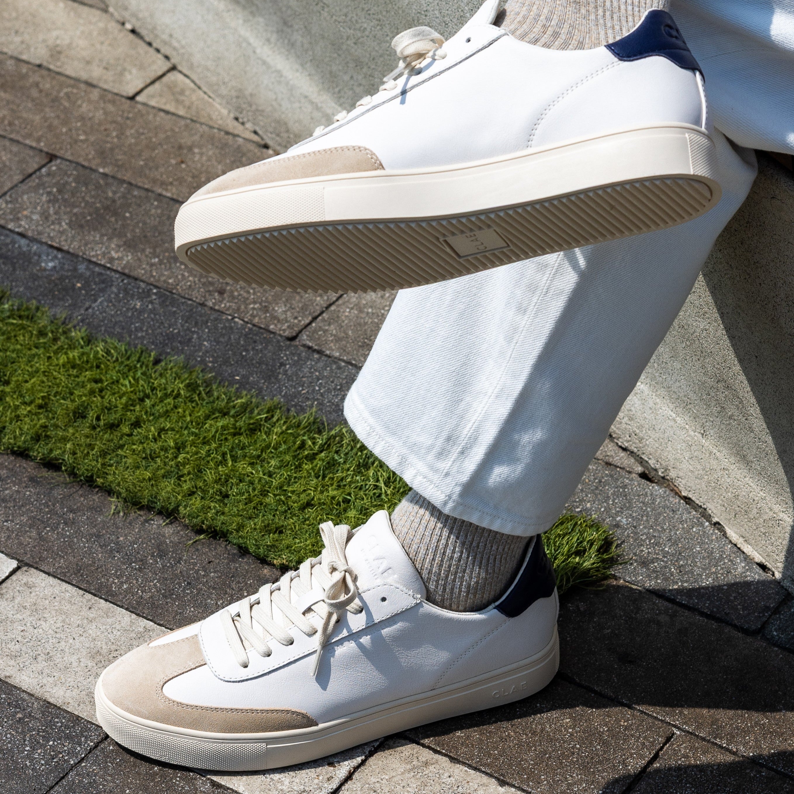 clae-deane-t-toe-court-sneaker-nappa image 2